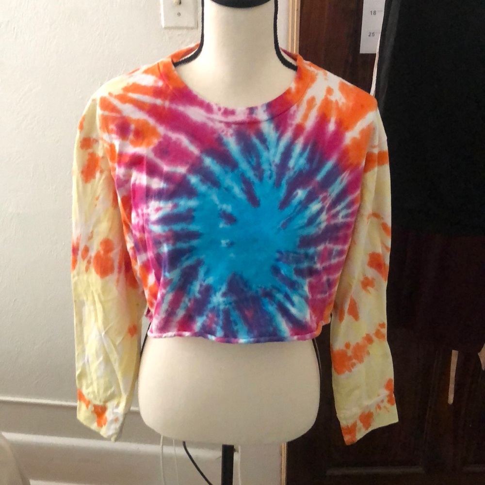Long sleeve crop tie dye top